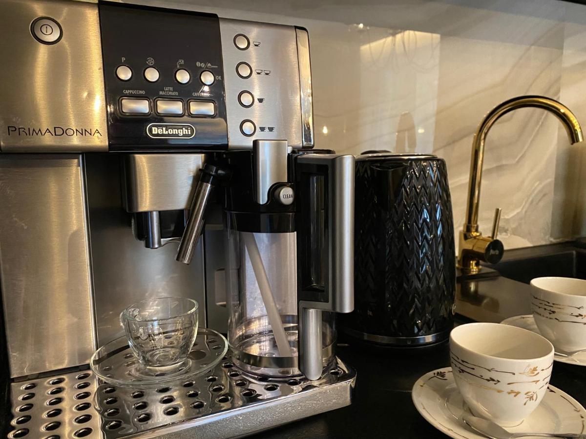 Family & Business Sauna Apartments Plac Wolnosci Centrum Downtow, - Piekny Apartament - 5 Bedroom With Private Sauna, Bath With Hydromassage, Parking, Catering Options كيلتشي المظهر الخارجي الصورة