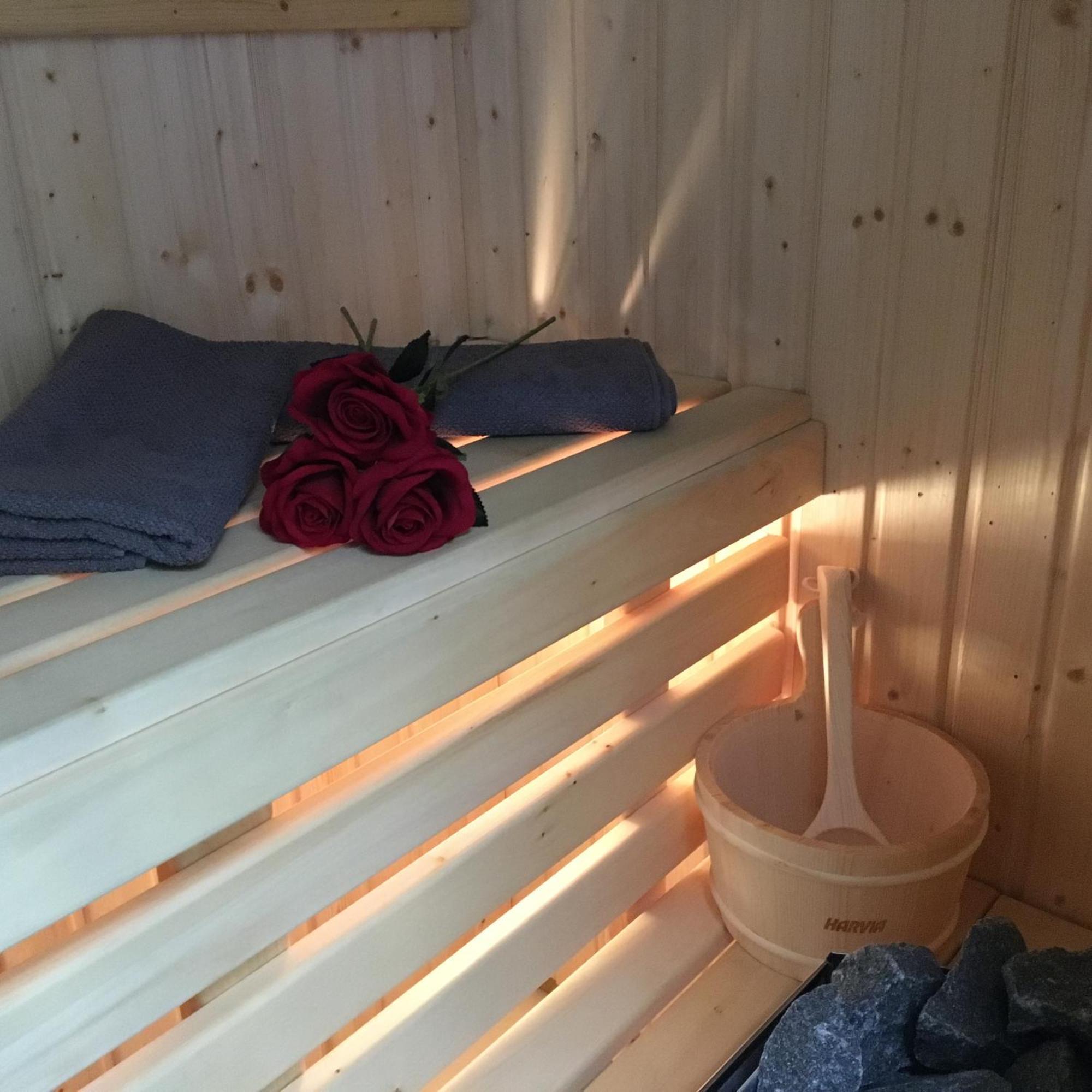 Family & Business Sauna Apartments Plac Wolnosci Centrum Downtow, - Piekny Apartament - 5 Bedroom With Private Sauna, Bath With Hydromassage, Parking, Catering Options كيلتشي المظهر الخارجي الصورة