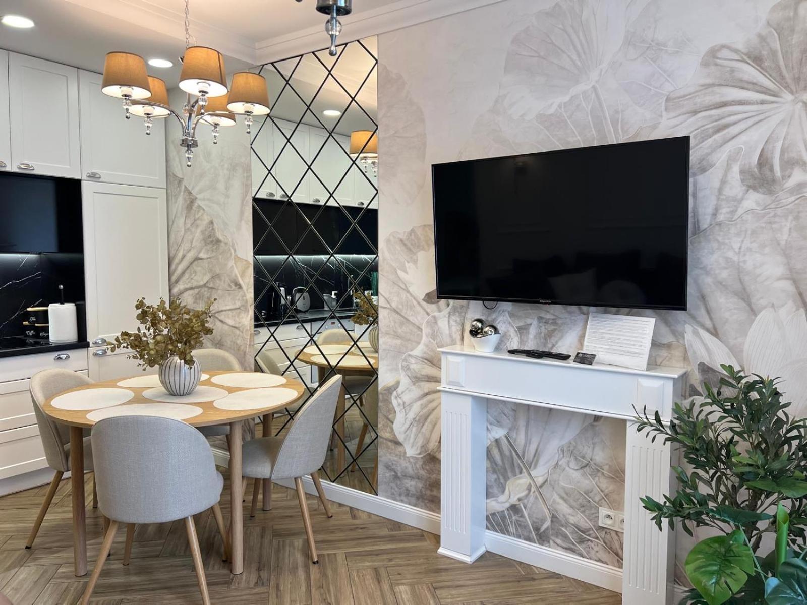 Family & Business Sauna Apartments Plac Wolnosci Centrum Downtow, - Piekny Apartament - 5 Bedroom With Private Sauna, Bath With Hydromassage, Parking, Catering Options كيلتشي المظهر الخارجي الصورة