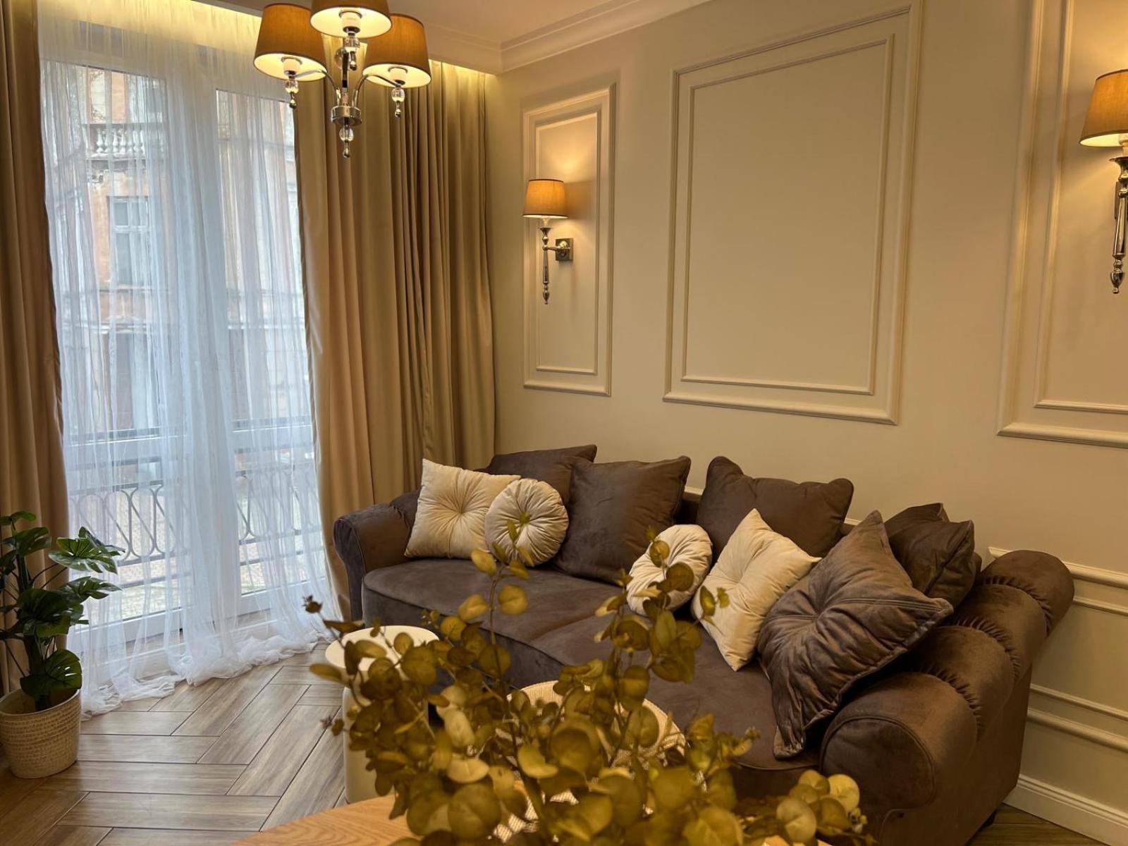 Family & Business Sauna Apartments Plac Wolnosci Centrum Downtow, - Piekny Apartament - 5 Bedroom With Private Sauna, Bath With Hydromassage, Parking, Catering Options كيلتشي المظهر الخارجي الصورة