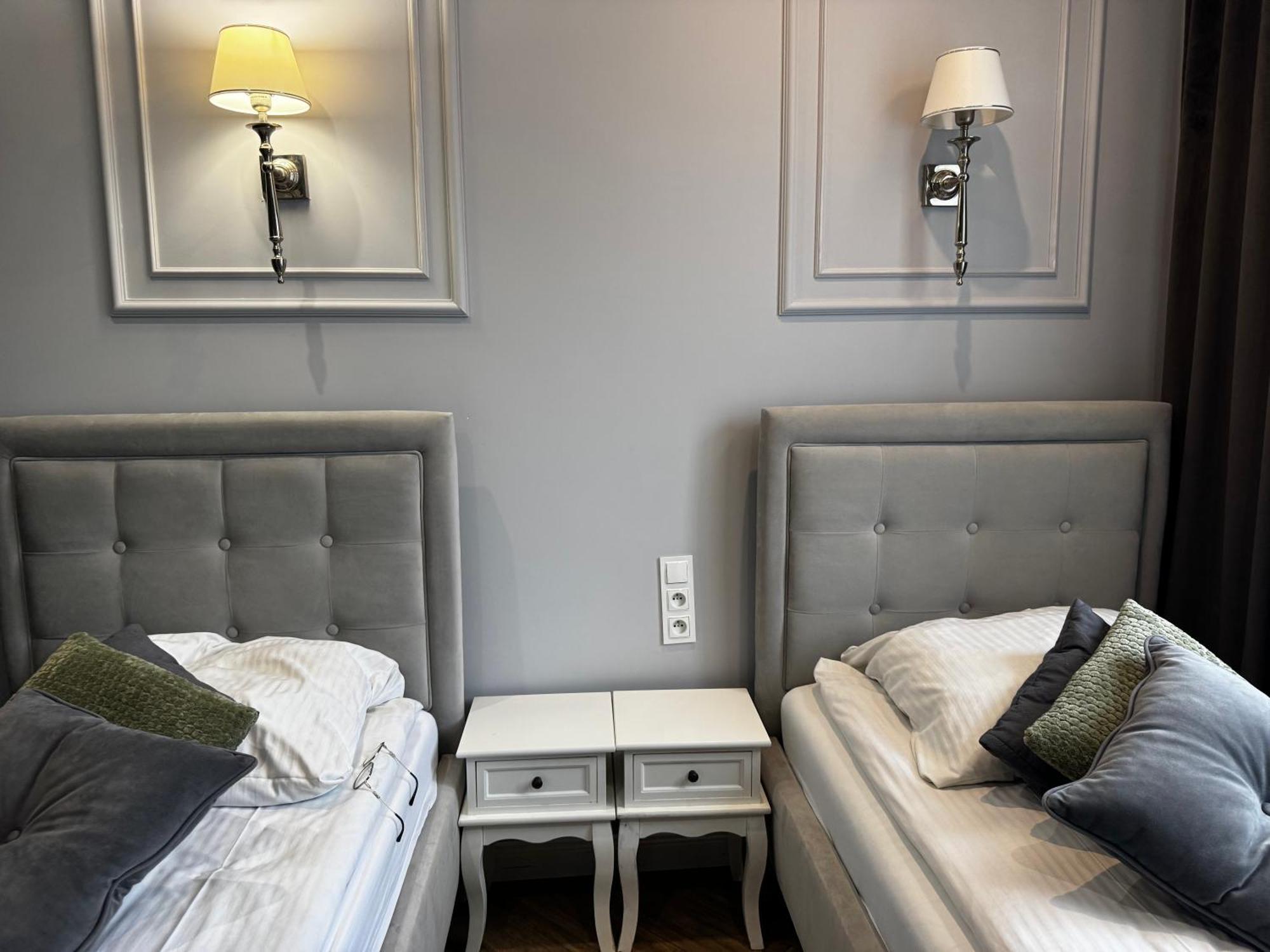 Family & Business Sauna Apartments Plac Wolnosci Centrum Downtow, - Piekny Apartament - 5 Bedroom With Private Sauna, Bath With Hydromassage, Parking, Catering Options كيلتشي المظهر الخارجي الصورة