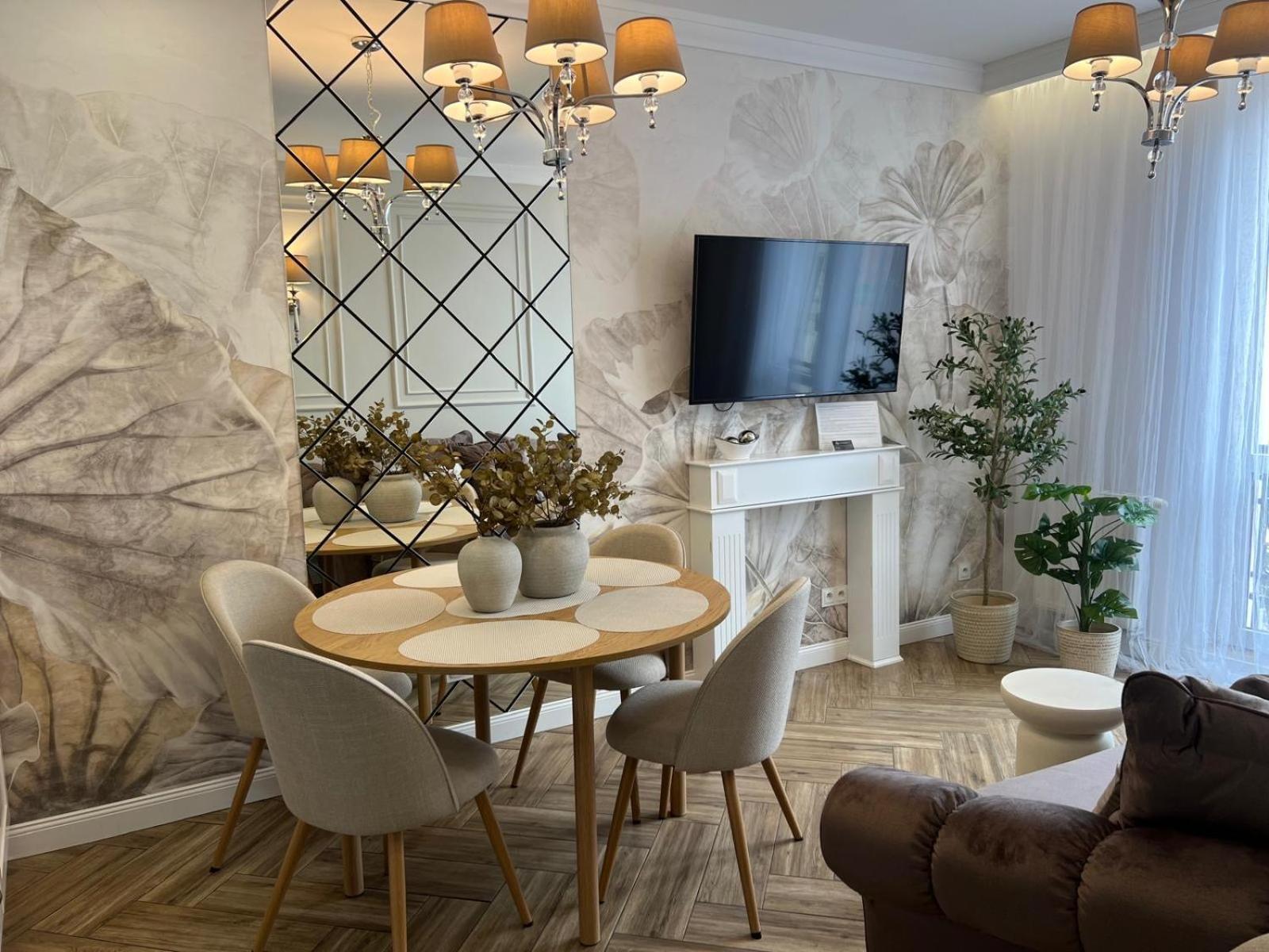 Family & Business Sauna Apartments Plac Wolnosci Centrum Downtow, - Piekny Apartament - 5 Bedroom With Private Sauna, Bath With Hydromassage, Parking, Catering Options كيلتشي المظهر الخارجي الصورة