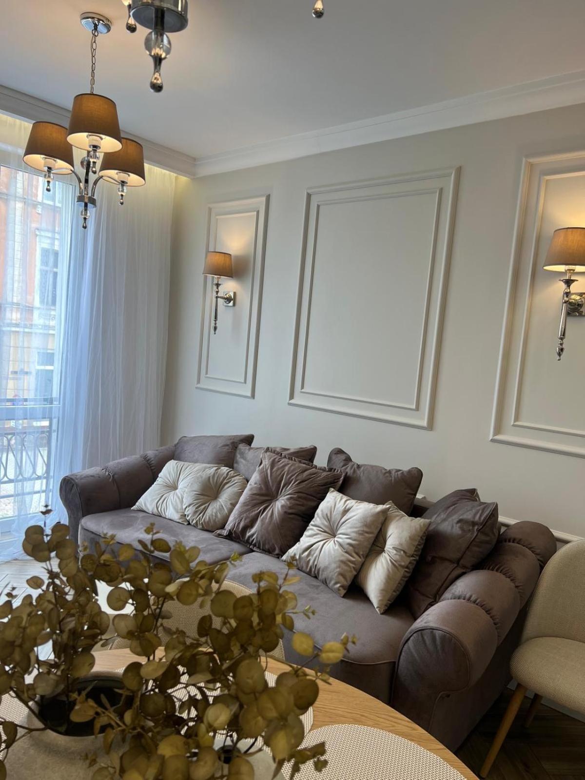 Family & Business Sauna Apartments Plac Wolnosci Centrum Downtow, - Piekny Apartament - 5 Bedroom With Private Sauna, Bath With Hydromassage, Parking, Catering Options كيلتشي المظهر الخارجي الصورة