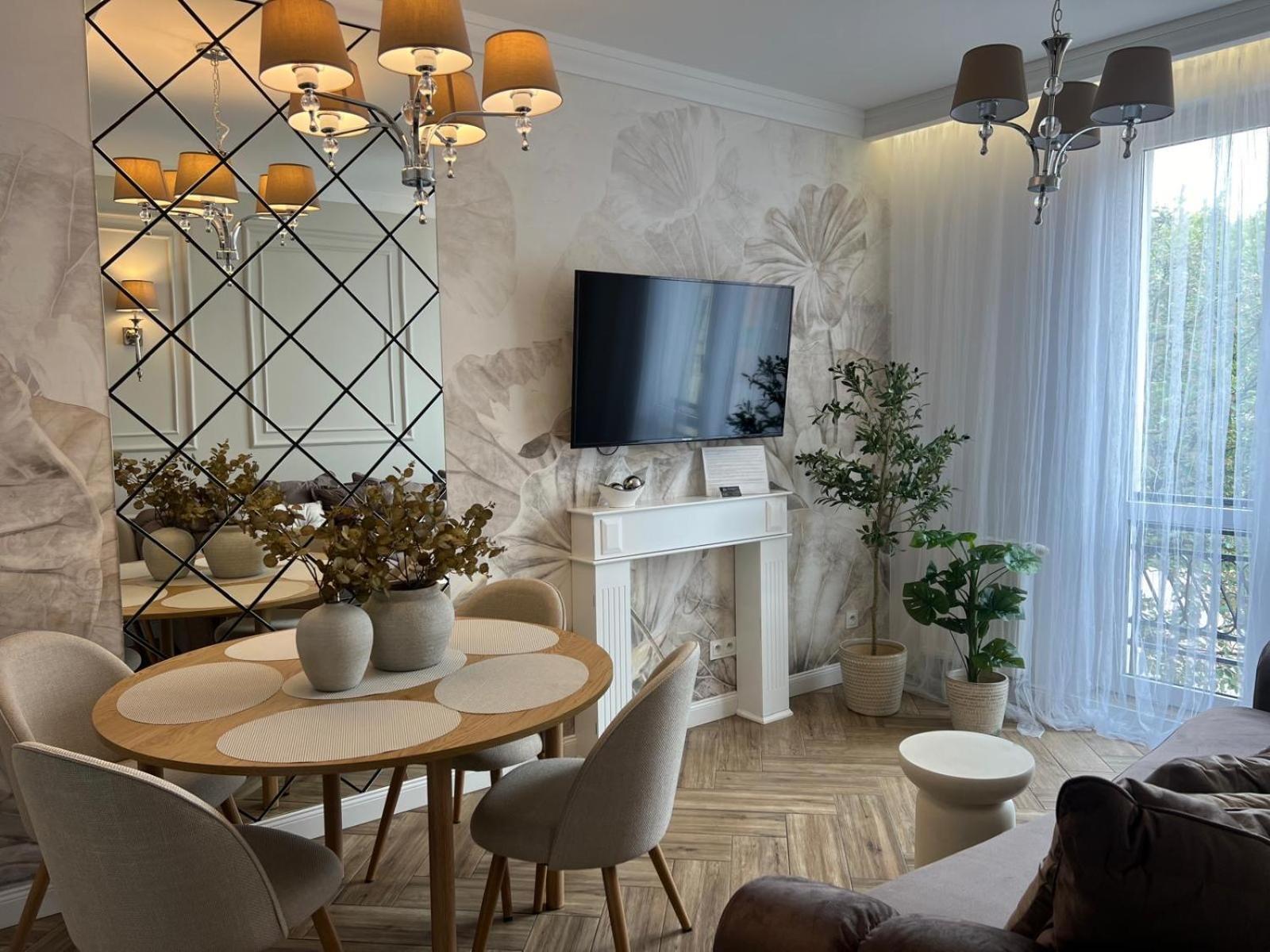 Family & Business Sauna Apartments Plac Wolnosci Centrum Downtow, - Piekny Apartament - 5 Bedroom With Private Sauna, Bath With Hydromassage, Parking, Catering Options كيلتشي المظهر الخارجي الصورة