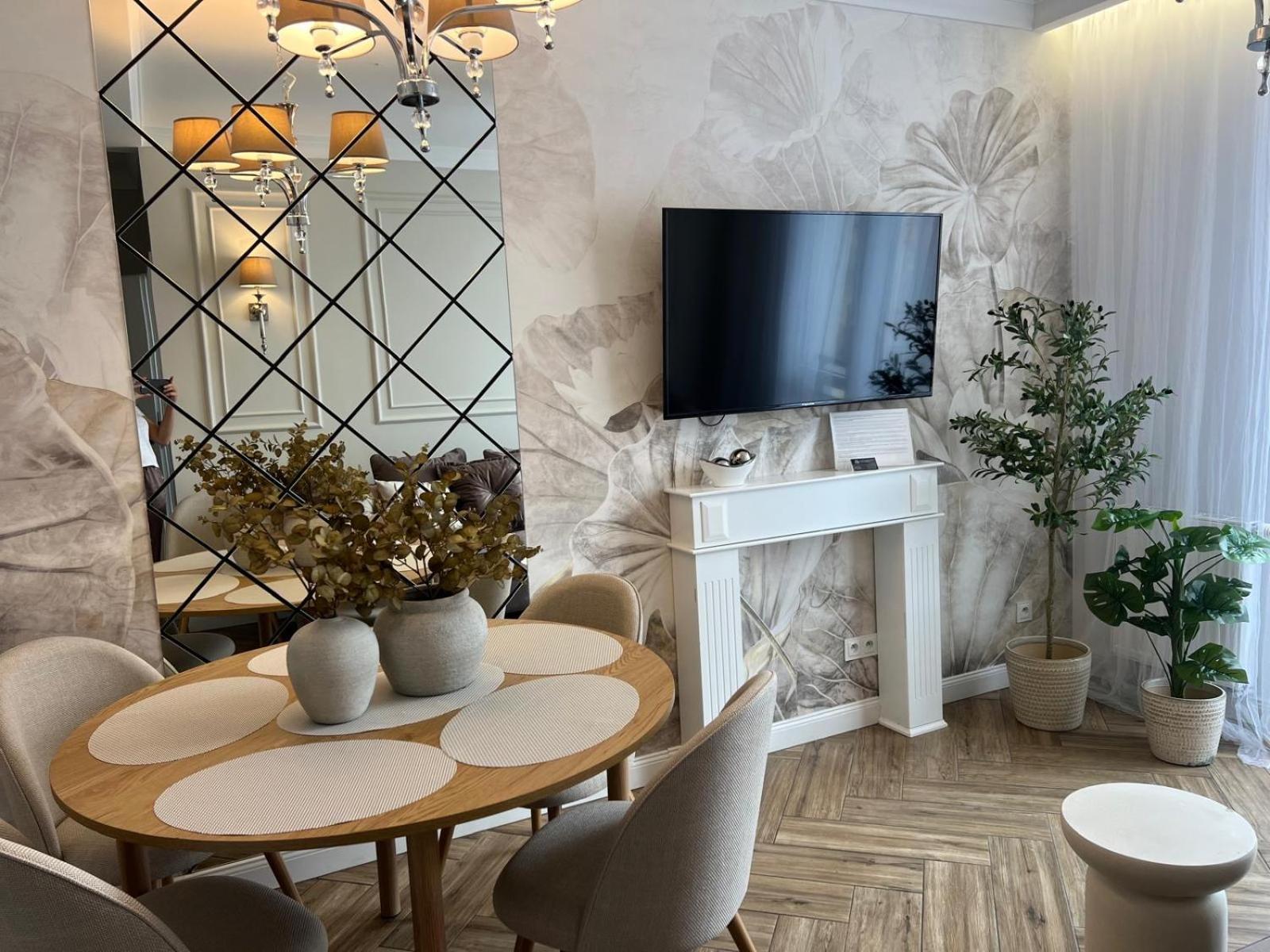 Family & Business Sauna Apartments Plac Wolnosci Centrum Downtow, - Piekny Apartament - 5 Bedroom With Private Sauna, Bath With Hydromassage, Parking, Catering Options كيلتشي المظهر الخارجي الصورة