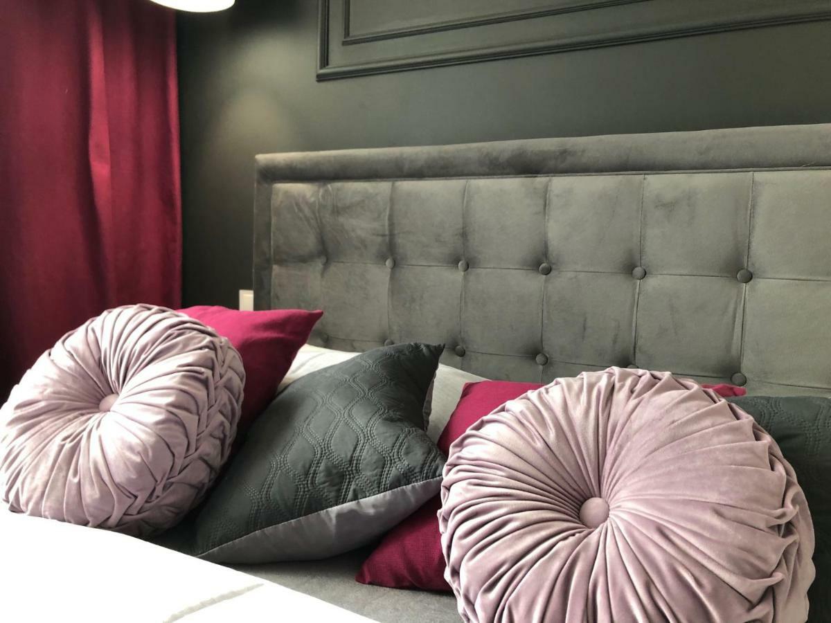 Family & Business Sauna Apartments Plac Wolnosci Centrum Downtow, - Piekny Apartament - 5 Bedroom With Private Sauna, Bath With Hydromassage, Parking, Catering Options كيلتشي المظهر الخارجي الصورة