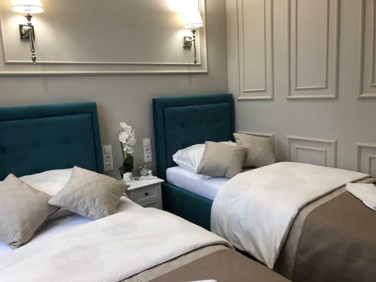 Family & Business Sauna Apartments Plac Wolnosci Centrum Downtow, - Piekny Apartament - 5 Bedroom With Private Sauna, Bath With Hydromassage, Parking, Catering Options كيلتشي المظهر الخارجي الصورة