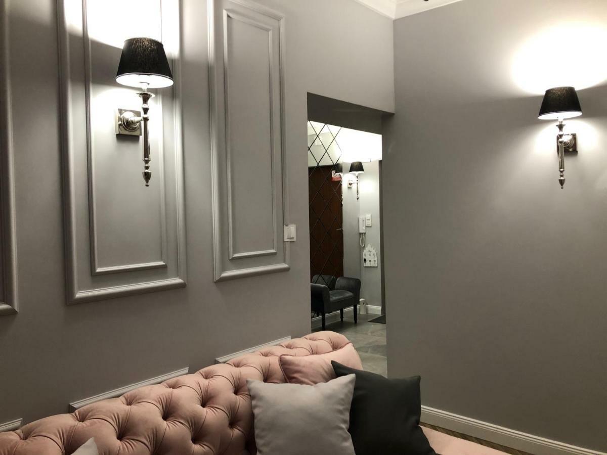 Family & Business Sauna Apartments Plac Wolnosci Centrum Downtow, - Piekny Apartament - 5 Bedroom With Private Sauna, Bath With Hydromassage, Parking, Catering Options كيلتشي المظهر الخارجي الصورة