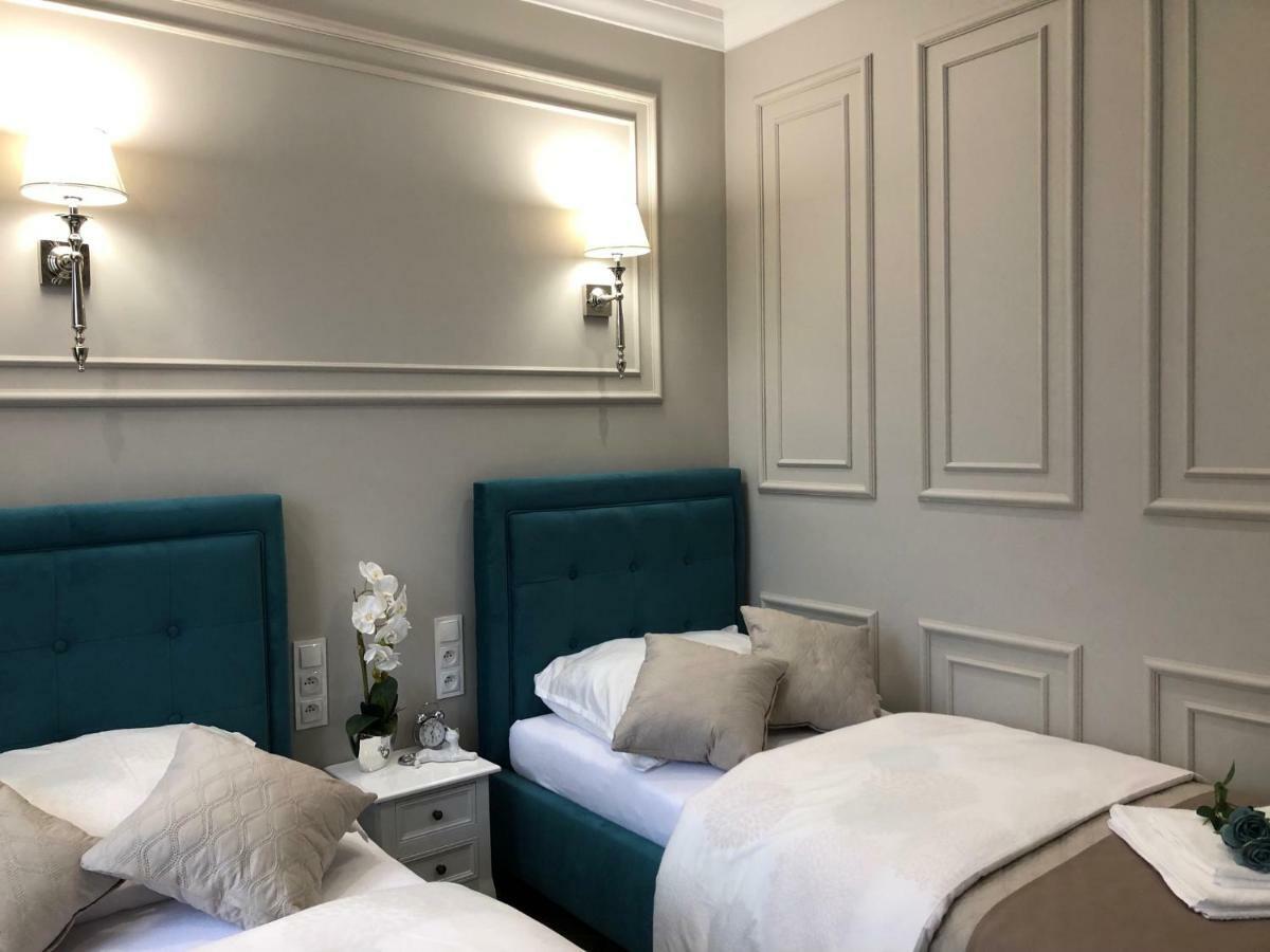 Family & Business Sauna Apartments Plac Wolnosci Centrum Downtow, - Piekny Apartament - 5 Bedroom With Private Sauna, Bath With Hydromassage, Parking, Catering Options كيلتشي المظهر الخارجي الصورة