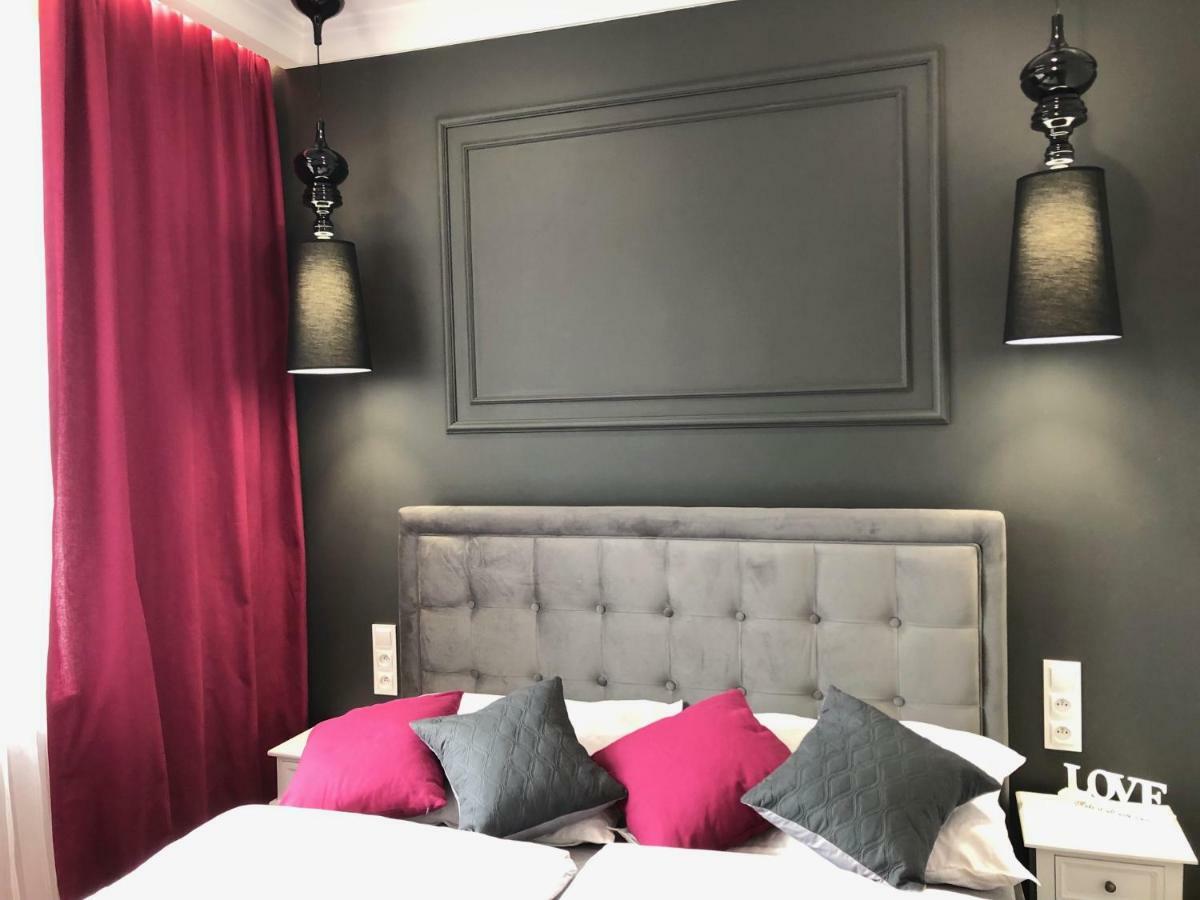 Family & Business Sauna Apartments Plac Wolnosci Centrum Downtow, - Piekny Apartament - 5 Bedroom With Private Sauna, Bath With Hydromassage, Parking, Catering Options كيلتشي المظهر الخارجي الصورة